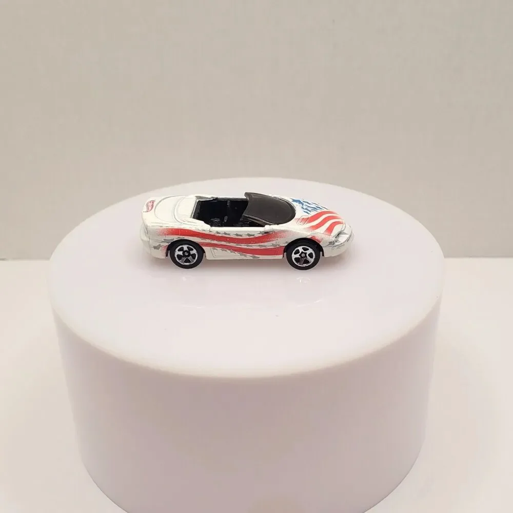 Hot Wheels 1995 Chevy Camaro Convertible Diecast Car